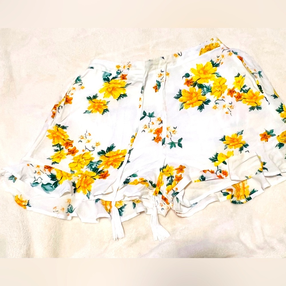 MINKPINK floral shorts… size S